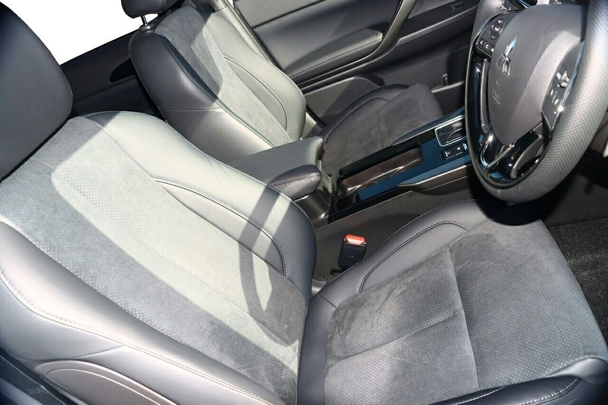 2025 Mitsubishi Eclipse Cross Black Edition YB