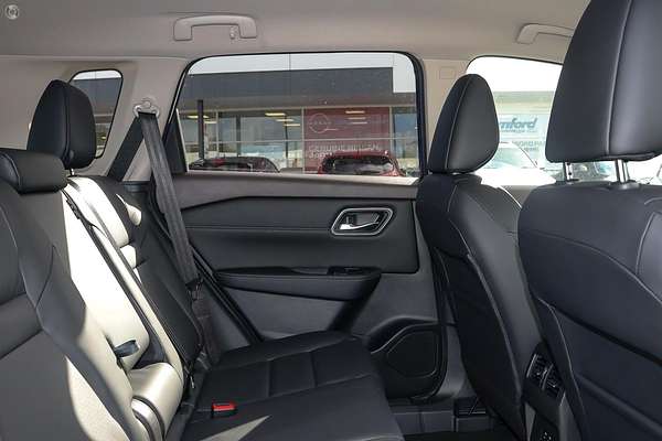 2023 Nissan X-TRAIL ST-L T33