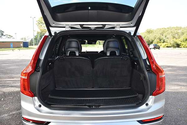 2021 Volvo XC90 B6 R-Design