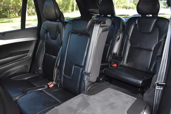 2021 Volvo XC90 B6 R-Design