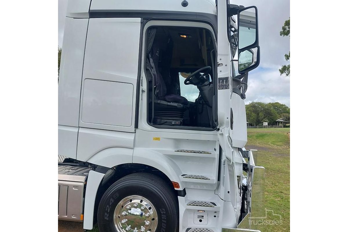 2023 Mercedes-Benz Actros 2663
