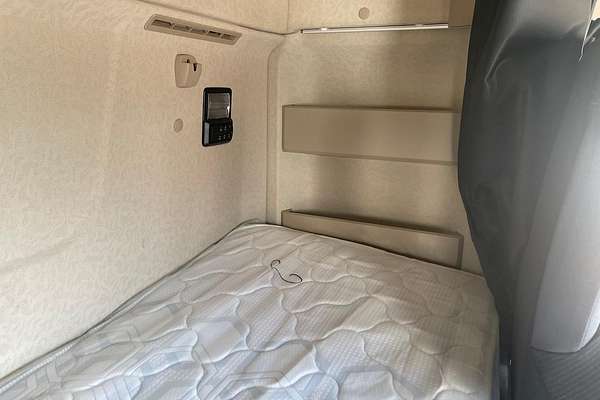 2023 Mercedes-Benz Actros 2663