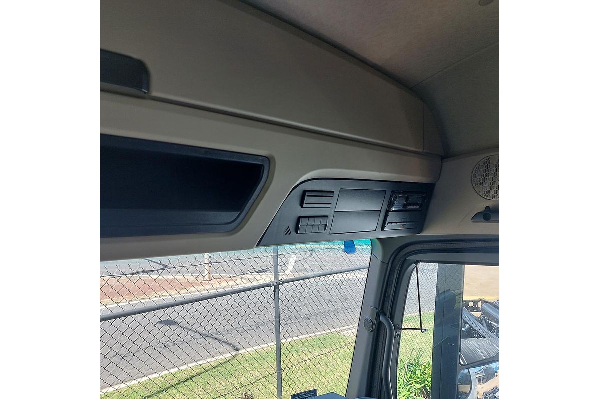 2023 Mercedes-Benz Actros 2658
