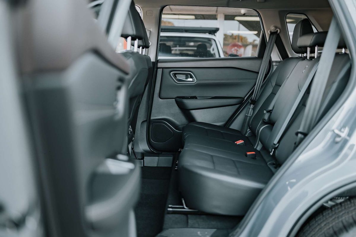 2024 Nissan X-TRAIL ST-L T33