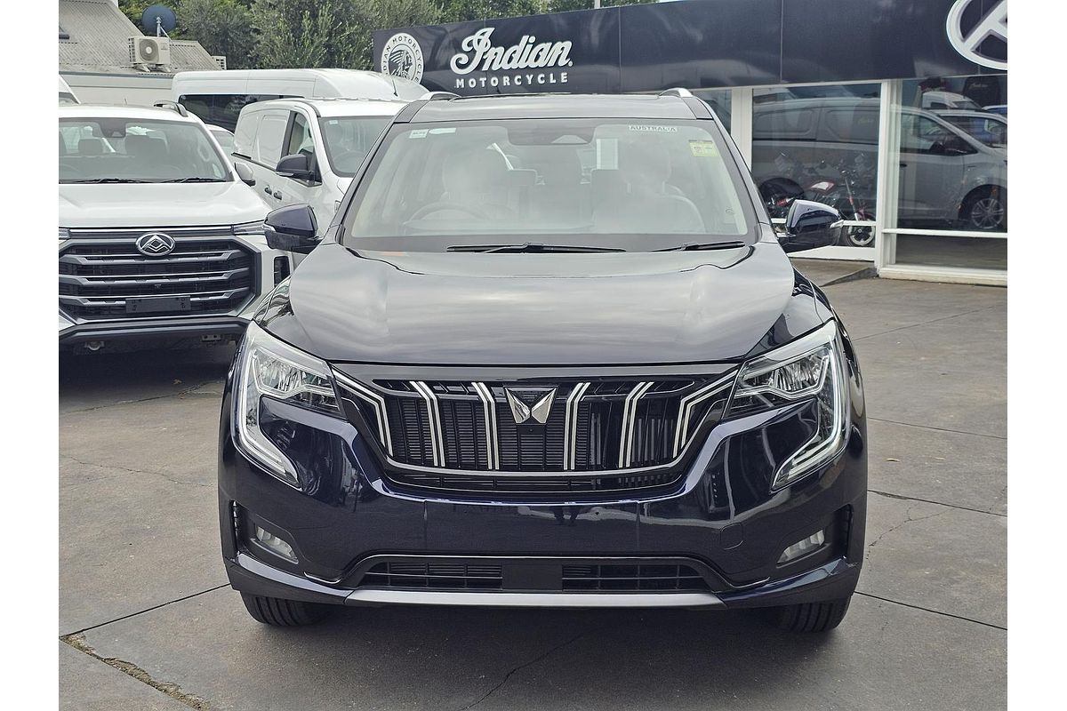2024 Mahindra XUV700 AX7