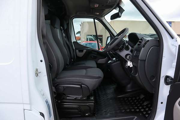 2018 Renault Master Mid Roof MWB AMT X62