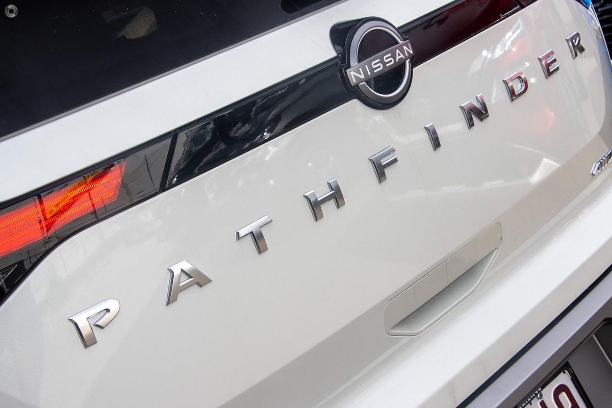 2023 Nissan Pathfinder Ti-L R53