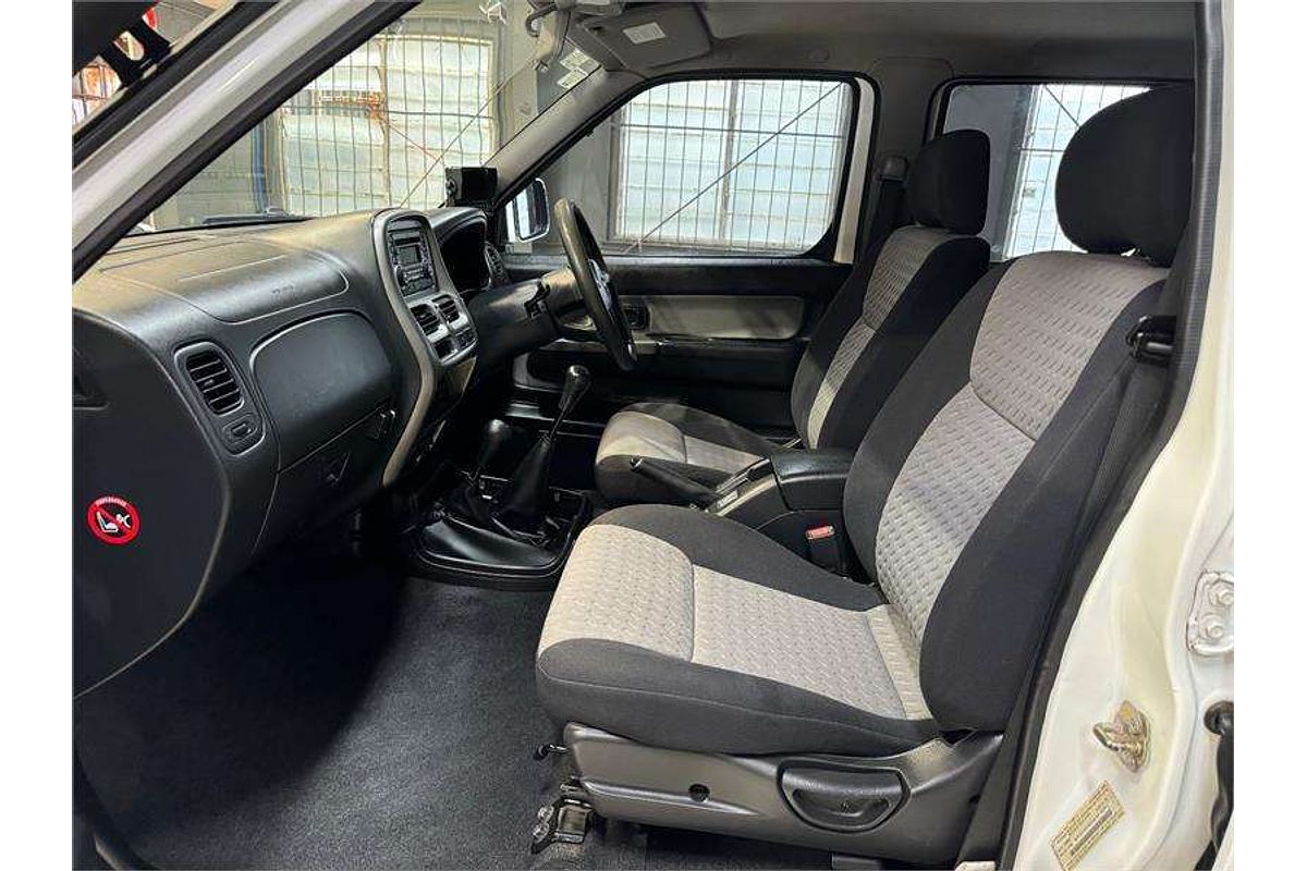 2013 Nissan Navara ST-R D22 4X4