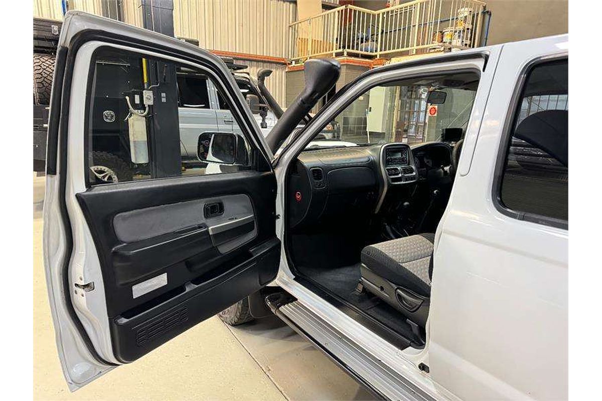 2013 Nissan Navara ST-R D22 4X4