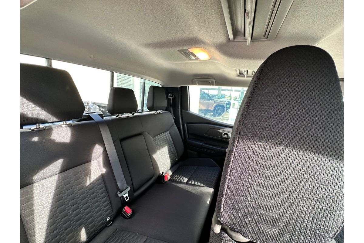 2024 Mitsubishi Triton GLX MV 4X4