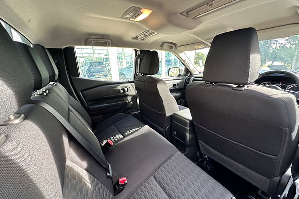2024 Mitsubishi Triton GLX MV 4X4