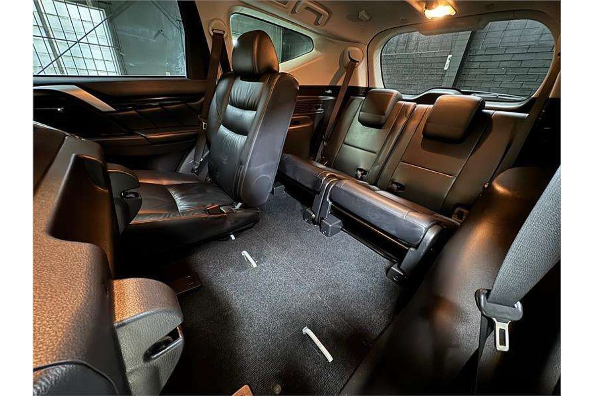 2016 Mitsubishi Pajero GLS NX