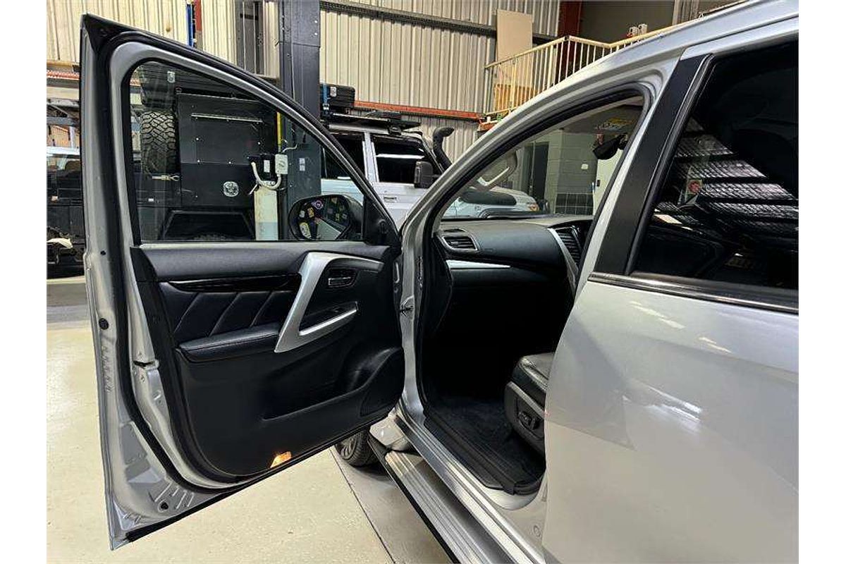 2016 Mitsubishi Pajero GLS NX