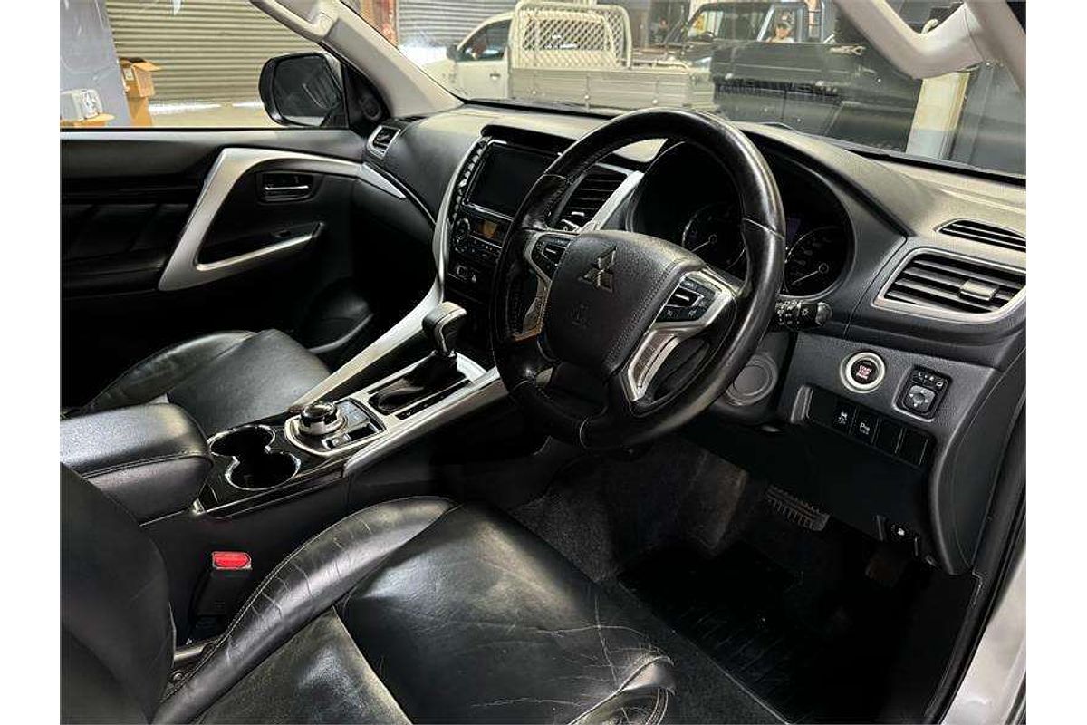 2016 Mitsubishi Pajero GLS NX