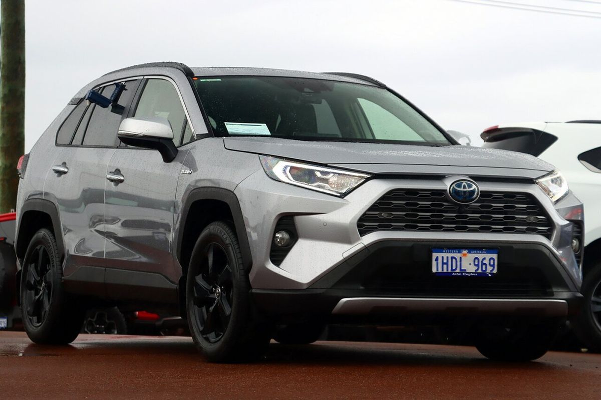 2020 Toyota RAV4 Cruiser eFour Axah54R