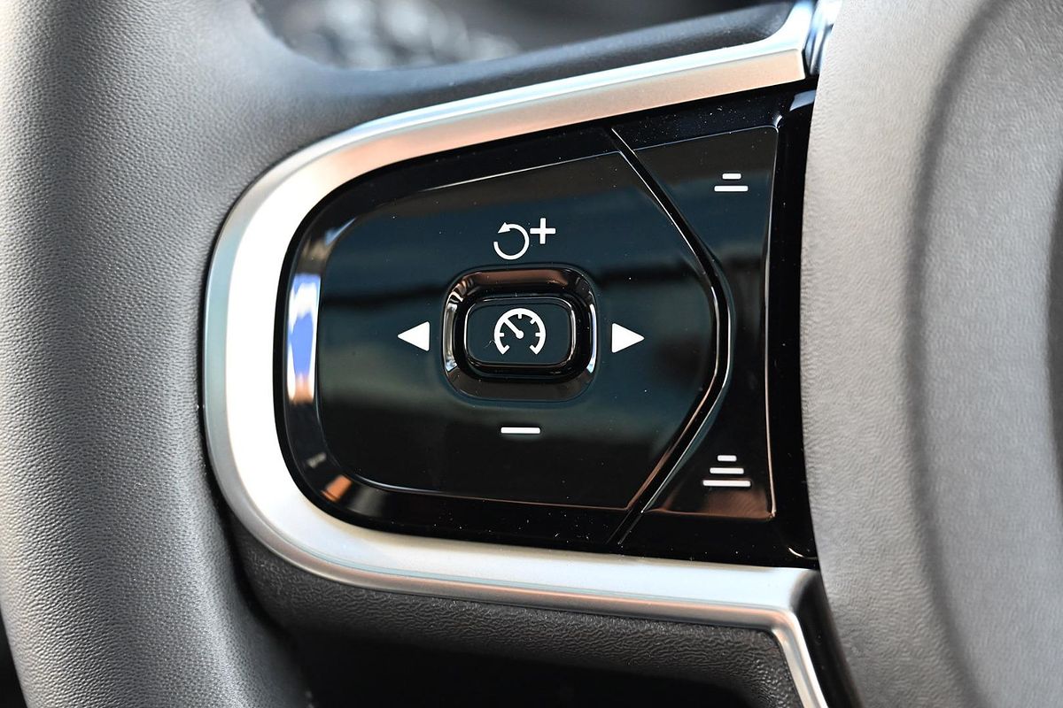 2023 Volvo XC90 Ultimate B5 Bright
