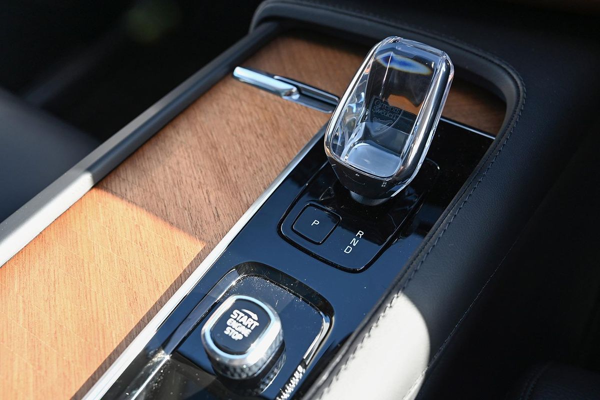2023 Volvo XC90 Ultimate B5 Bright