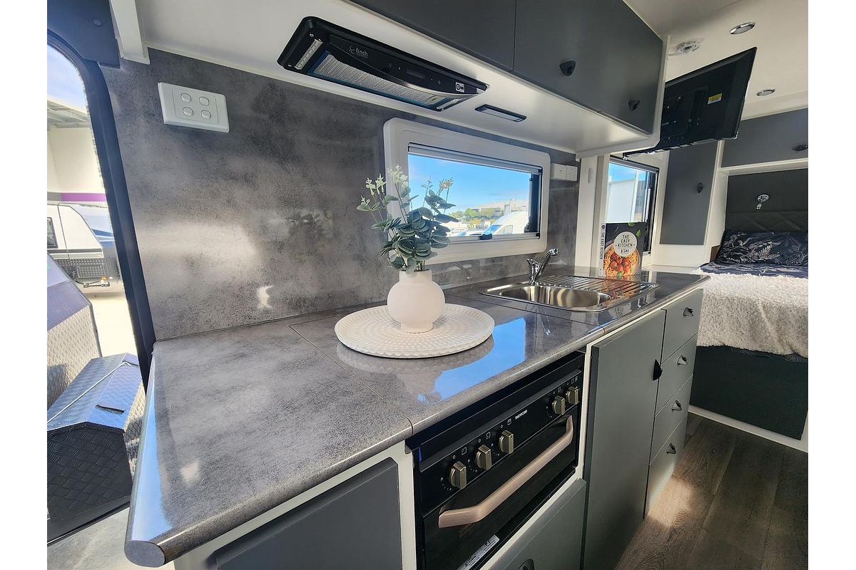 2022 Oz Way Caravans  Xtreme Off Road 19.6