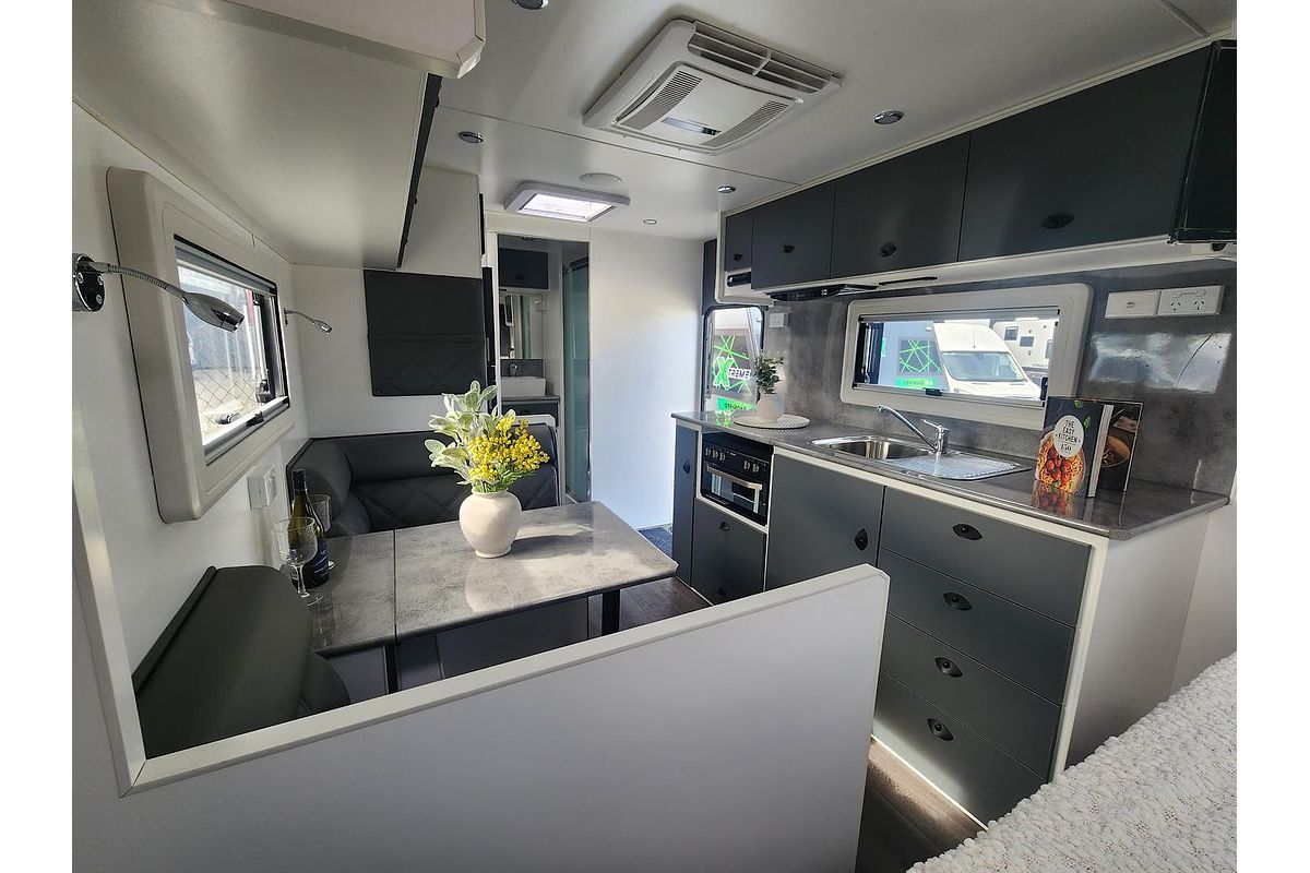 2022 Oz Way Caravans  Xtreme Off Road 19.6