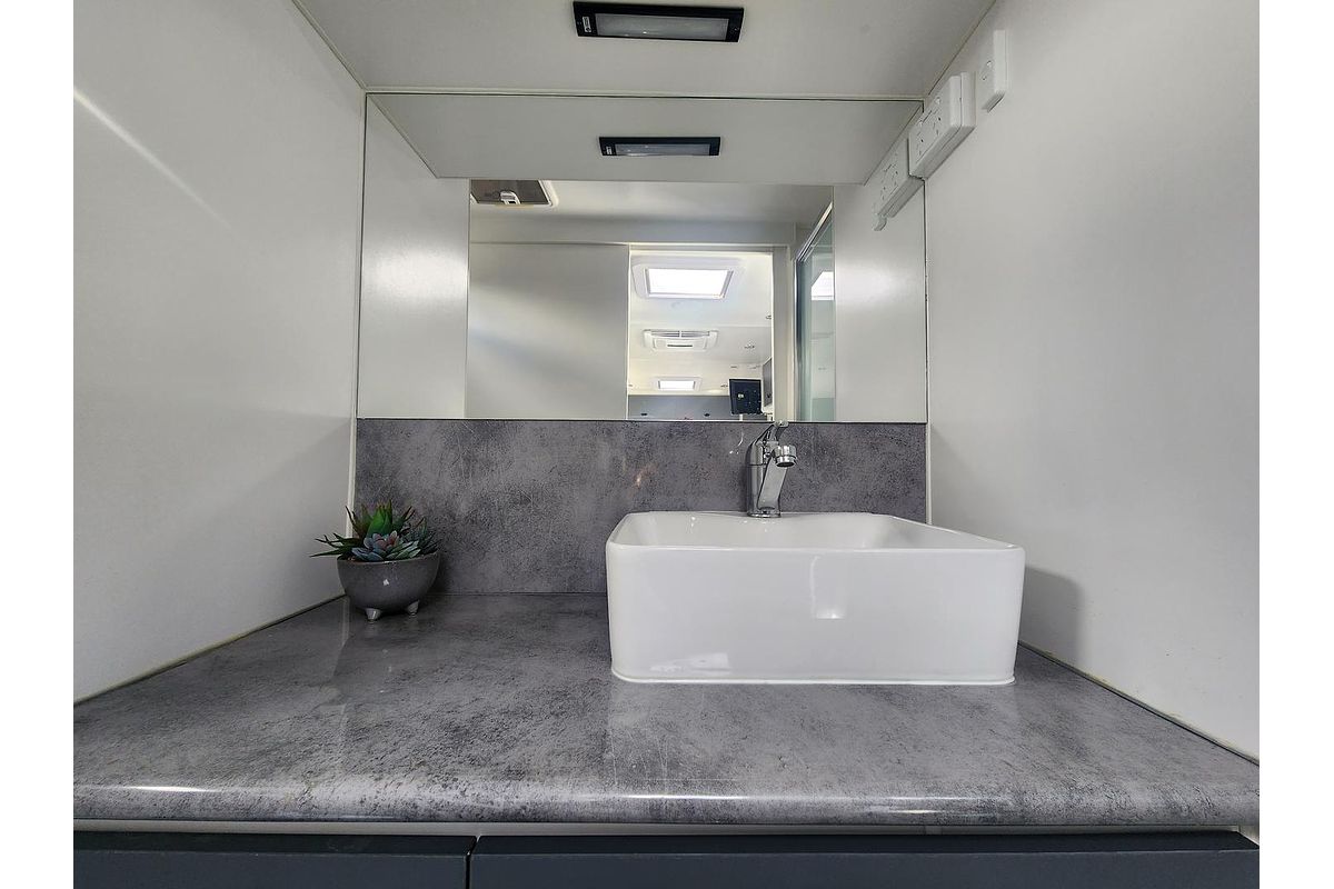 2022 Oz Way Caravans  Xtreme Off Road 19.6