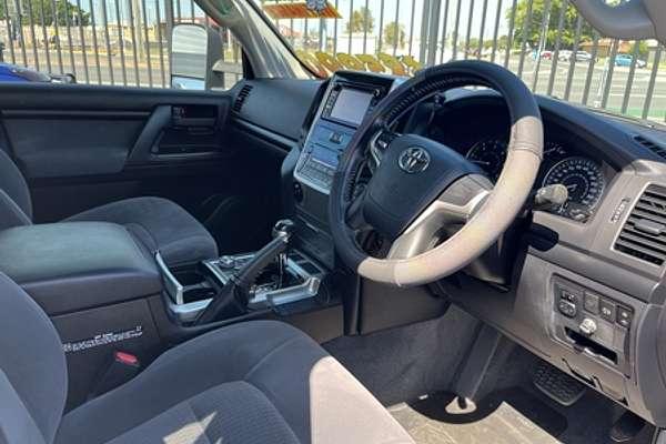 2017 Toyota Landcruiser GXL VDJ200R