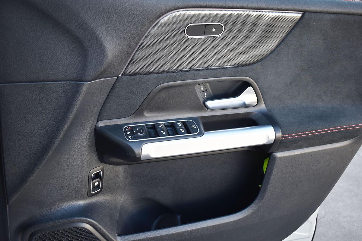 2023 Mercedes-Benz GLB-Class GLB200 X247