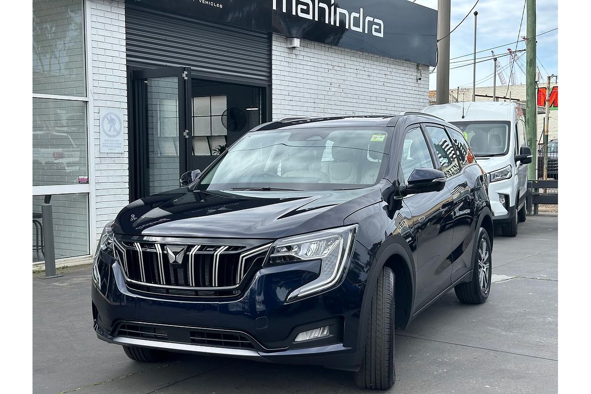 2024 Mahindra XUV700 AX7L