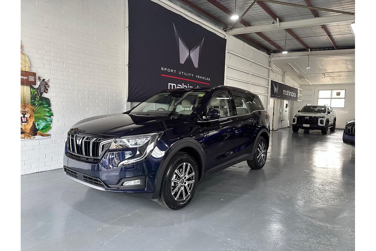 2024 Mahindra XUV700 AX7L