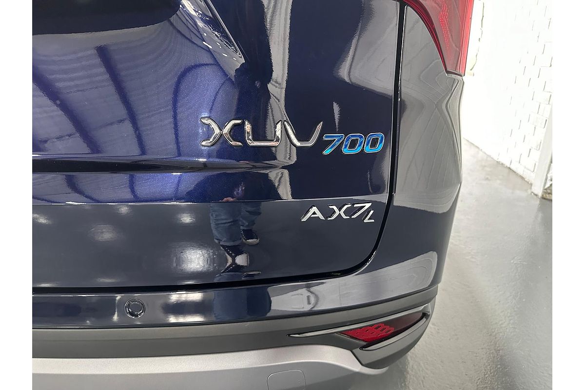 2024 Mahindra XUV700 AX7L