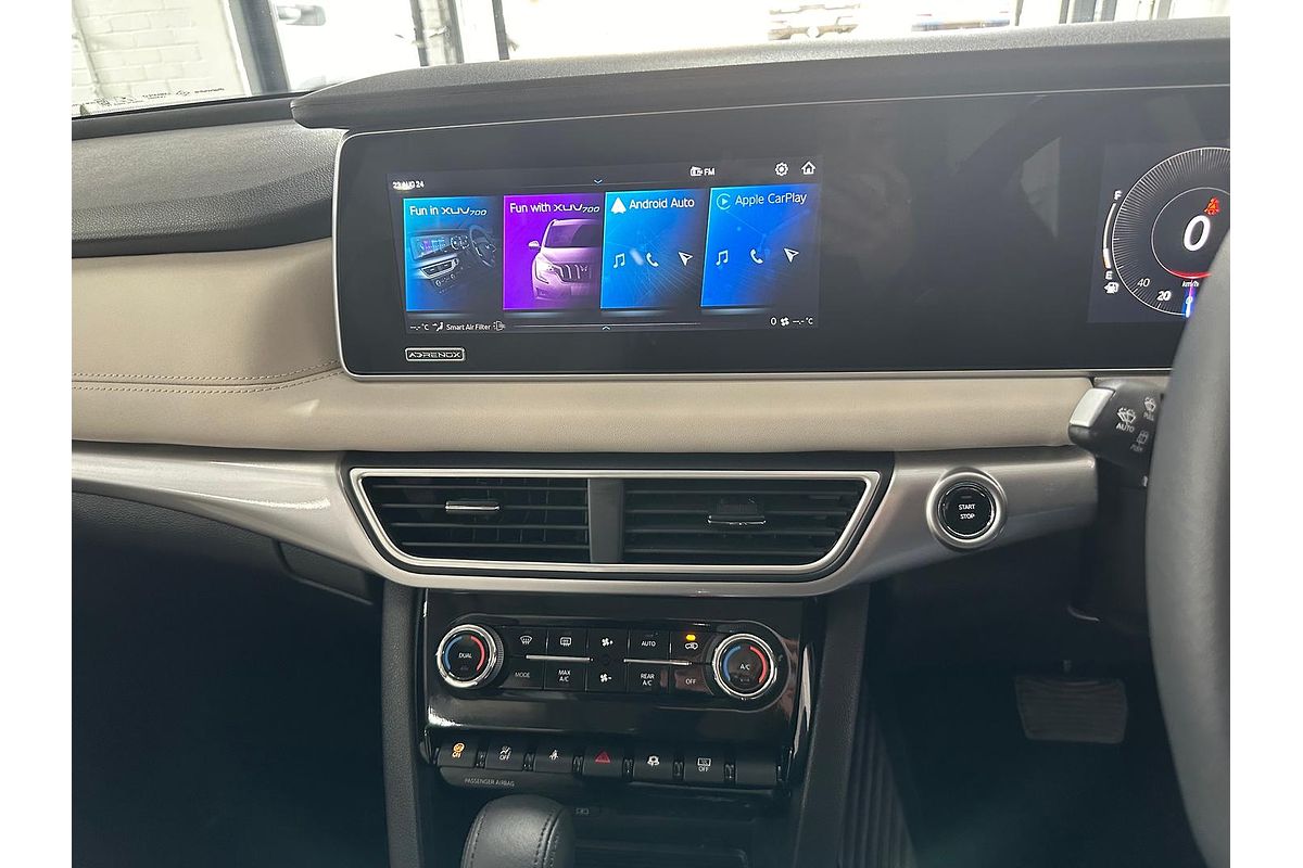 2024 Mahindra XUV700 AX7L
