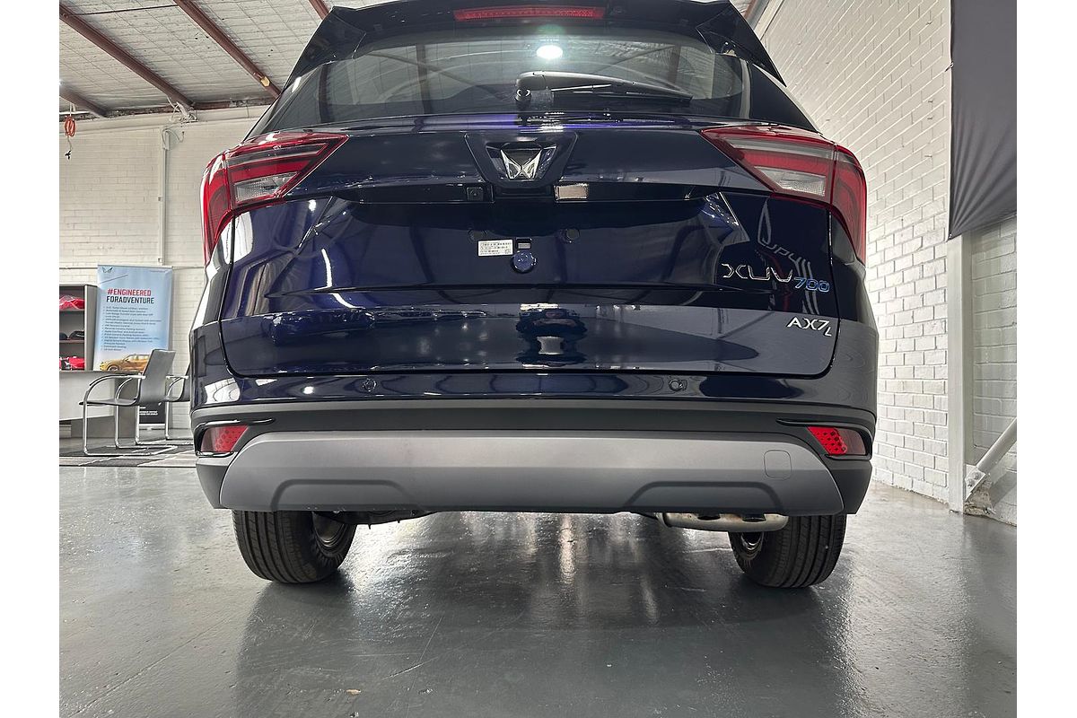 2024 Mahindra XUV700 AX7L
