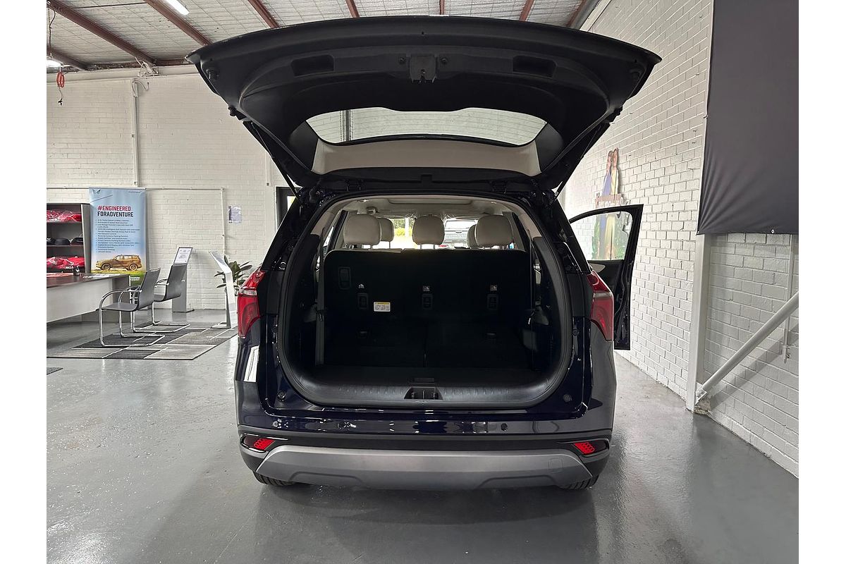 2024 Mahindra XUV700 AX7L