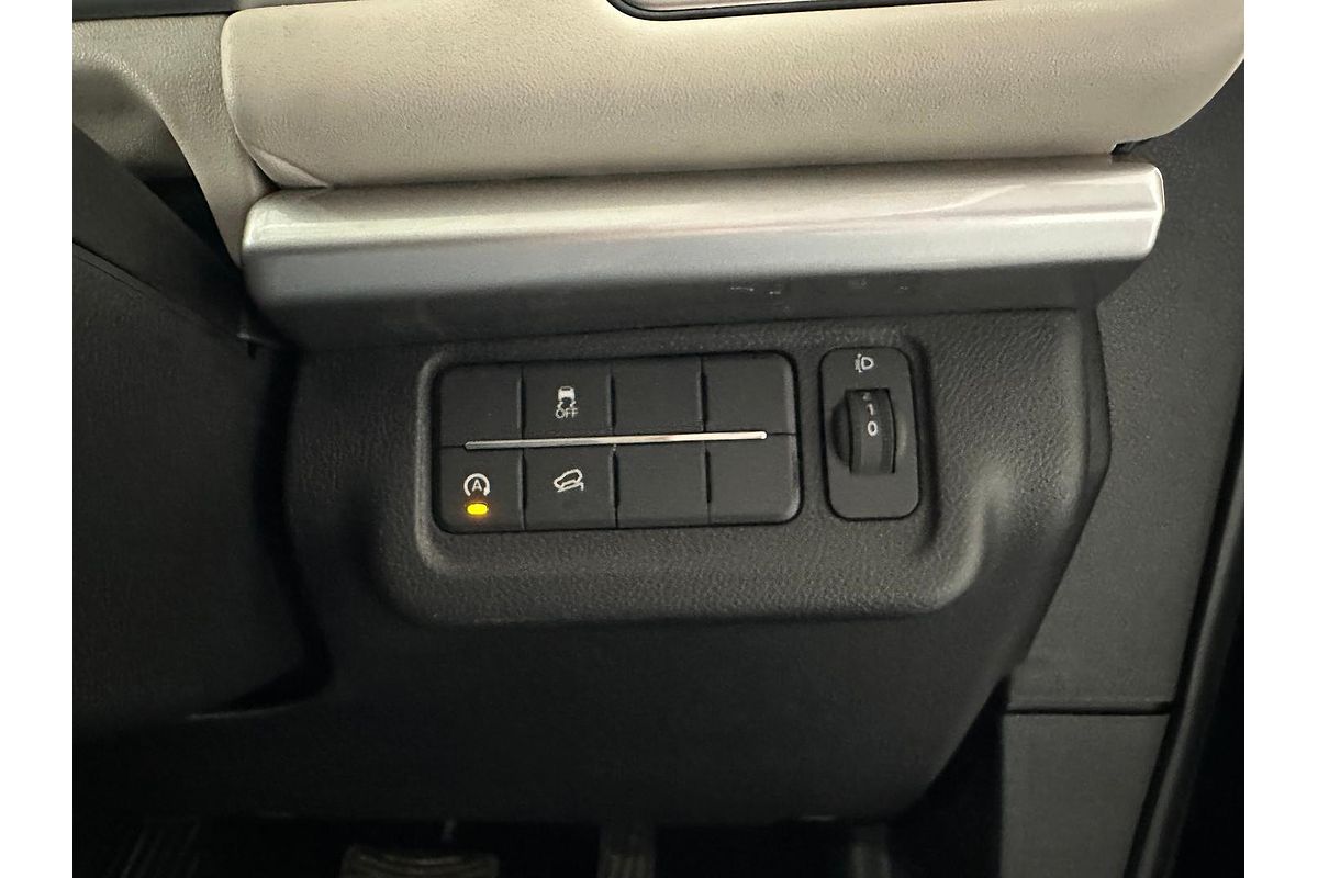 2024 Mahindra XUV700 AX7L