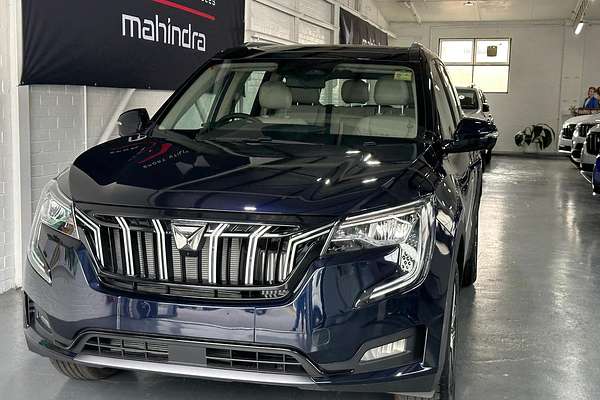 2024 Mahindra XUV700 AX7L