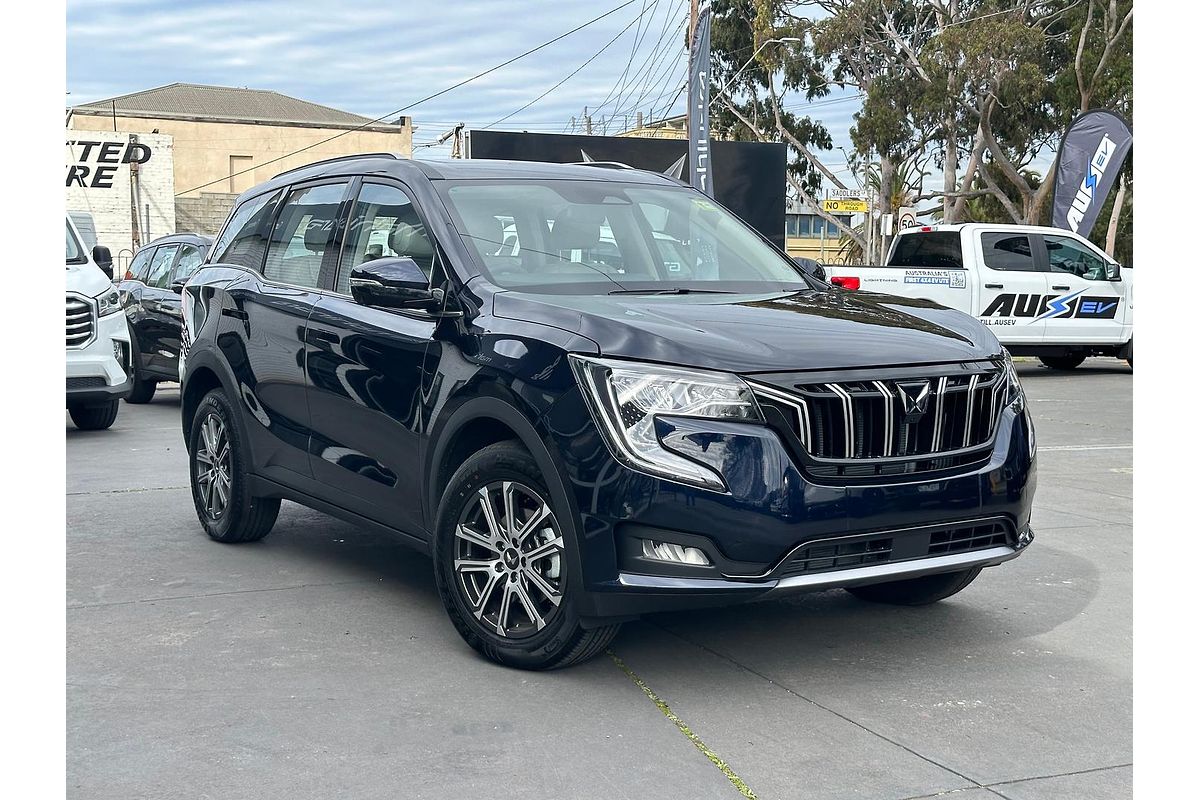 2024 Mahindra XUV700 AX7L