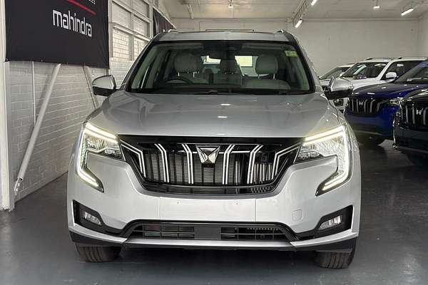 2023 Mahindra XUV700 AX7L