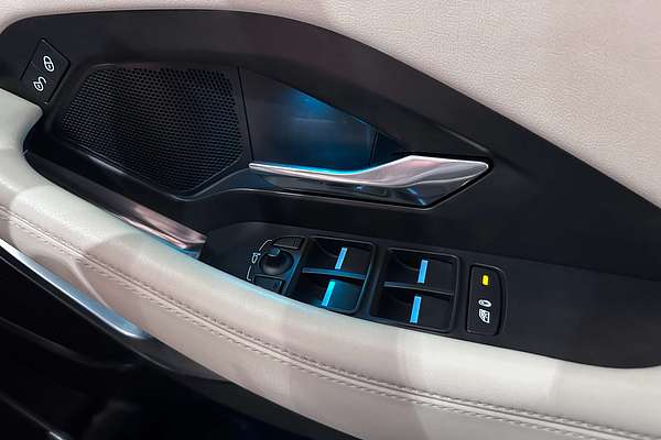2019 Jaguar E-PACE P250 R-Dynamic HSE X540