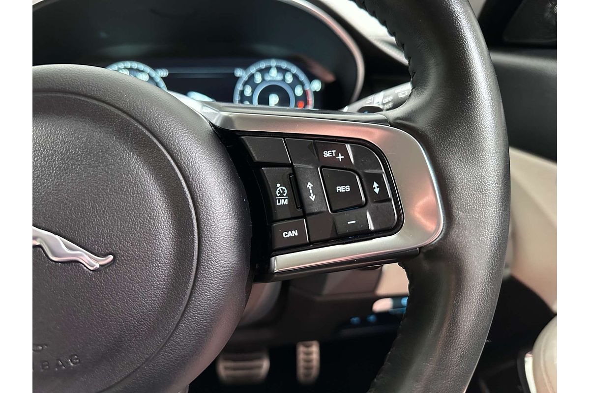 2019 Jaguar E-PACE P250 R-Dynamic HSE X540