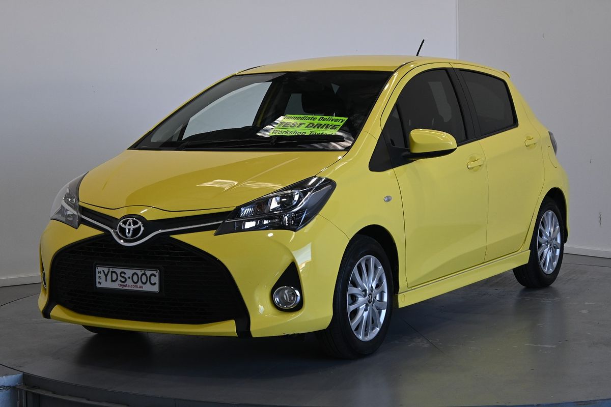 2015 Toyota Yaris ZR 1.5L 5 Door Hatch 3L 001 3L53200C0