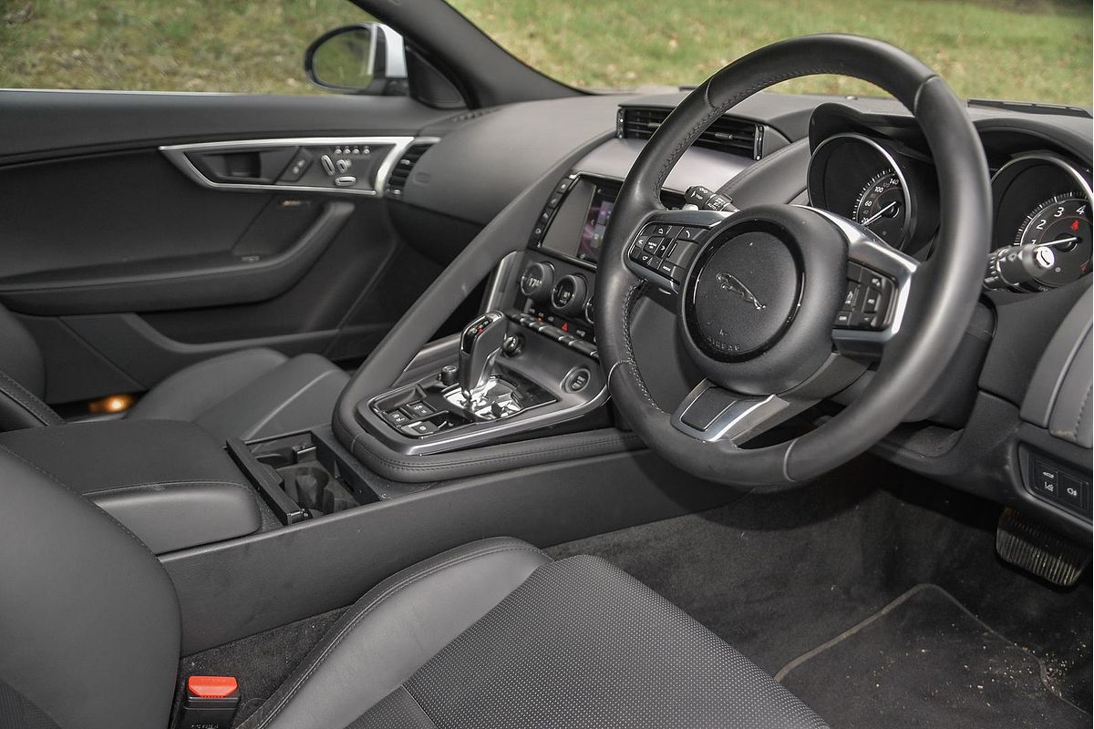 2019 Jaguar F-TYPE 250kW X152