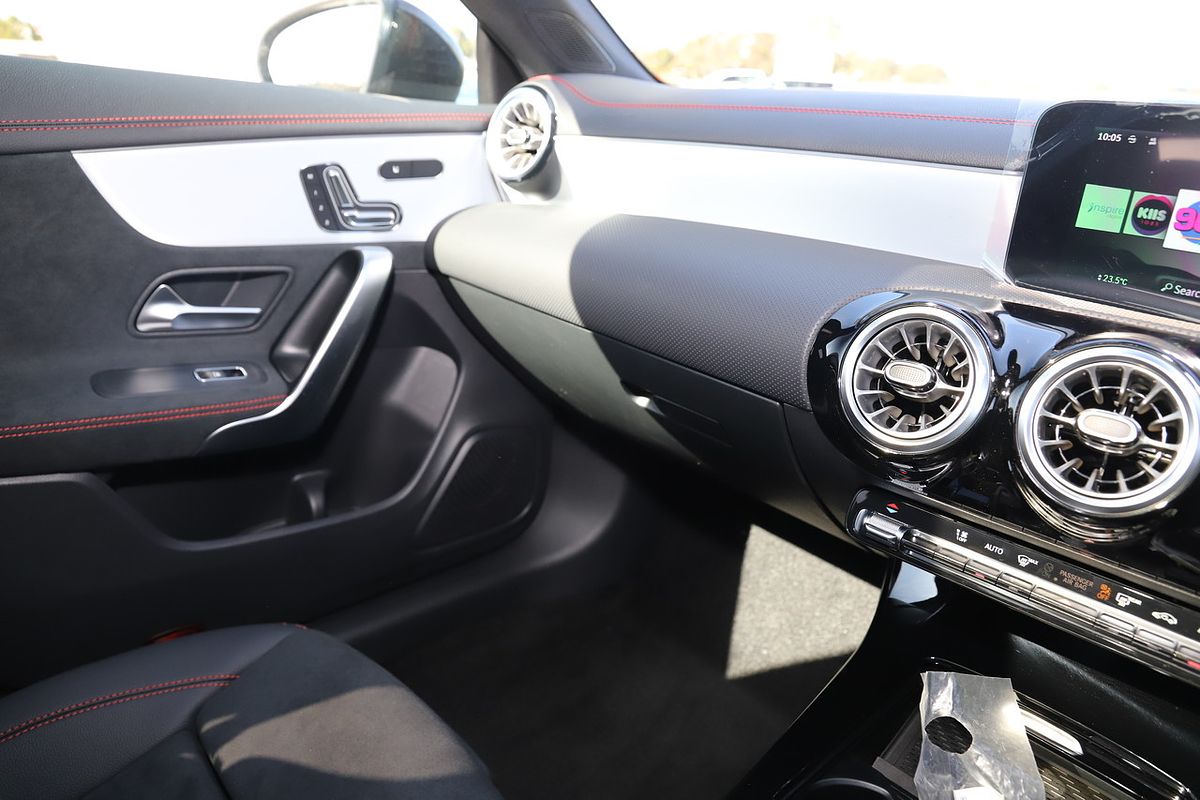 2024 Mercedes-Benz CLA-Class CLA200 C118