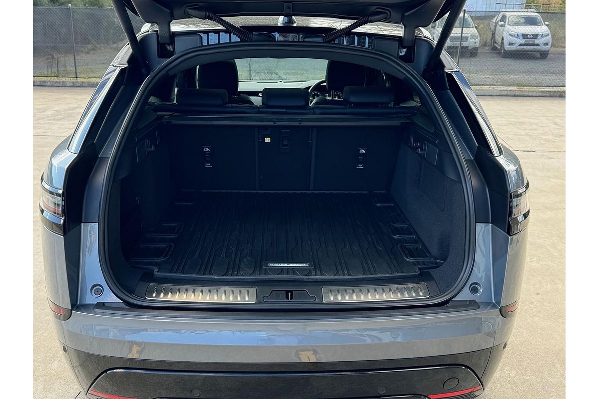 2023 Land Rover Range Rover Velar P250 Dynamic SE L560