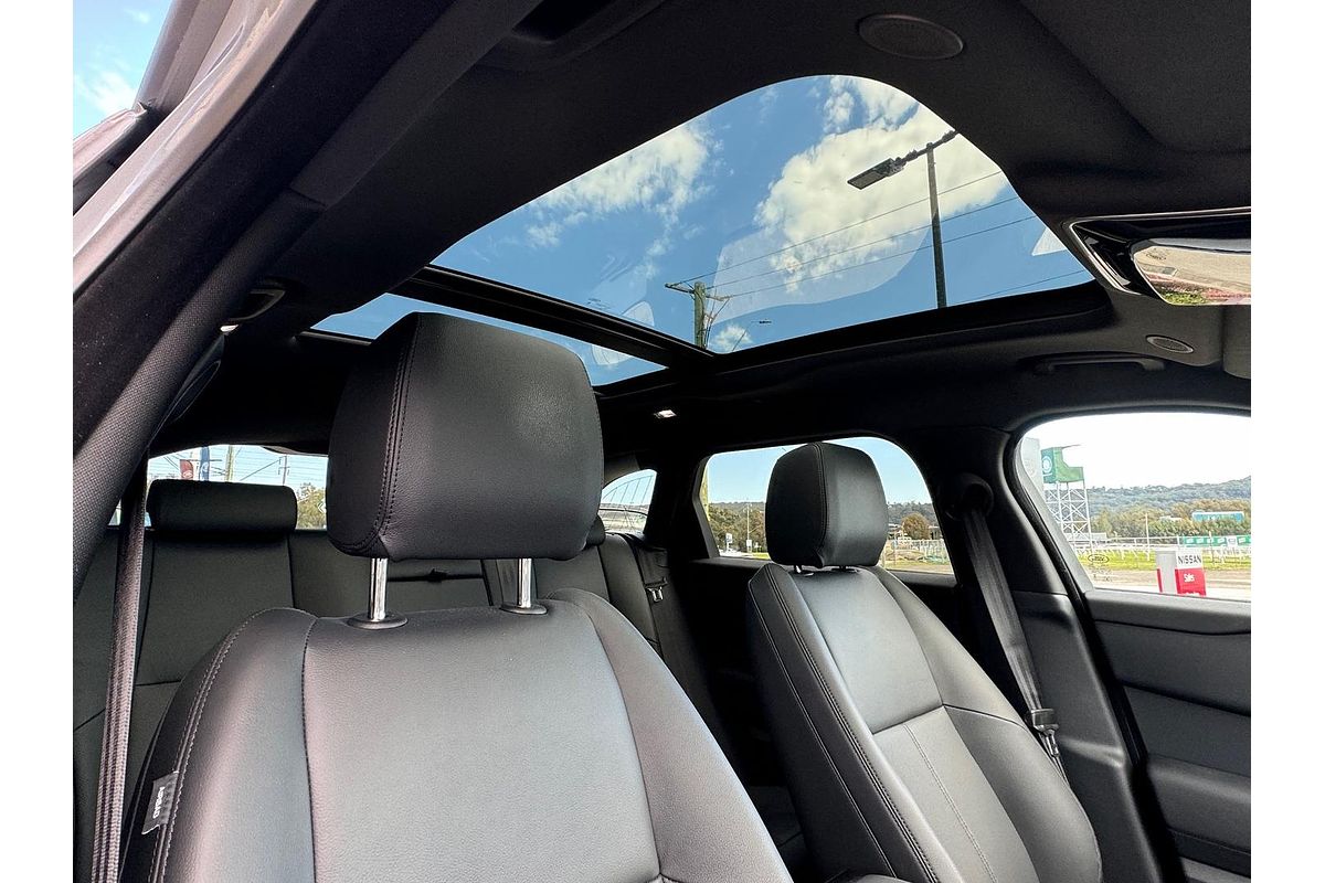2023 Land Rover Range Rover Velar P250 Dynamic SE L560