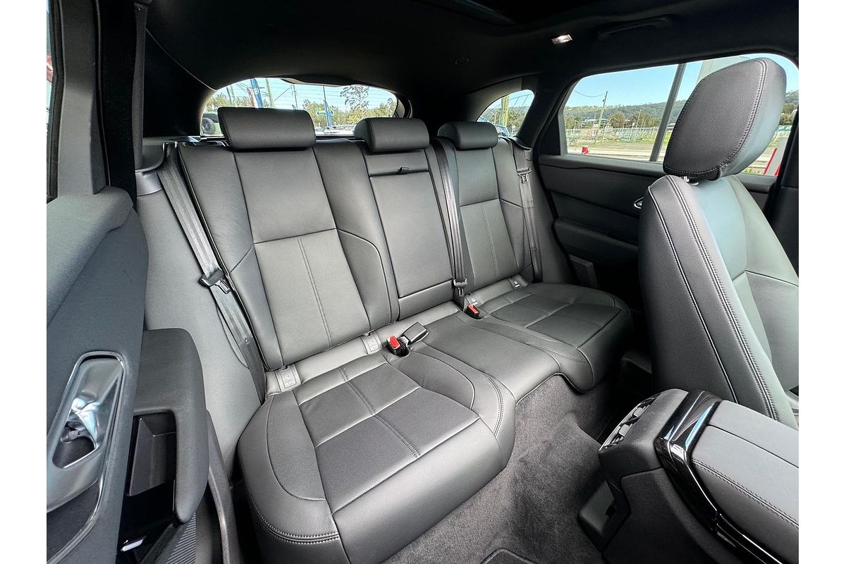 2023 Land Rover Range Rover Velar P250 Dynamic SE L560