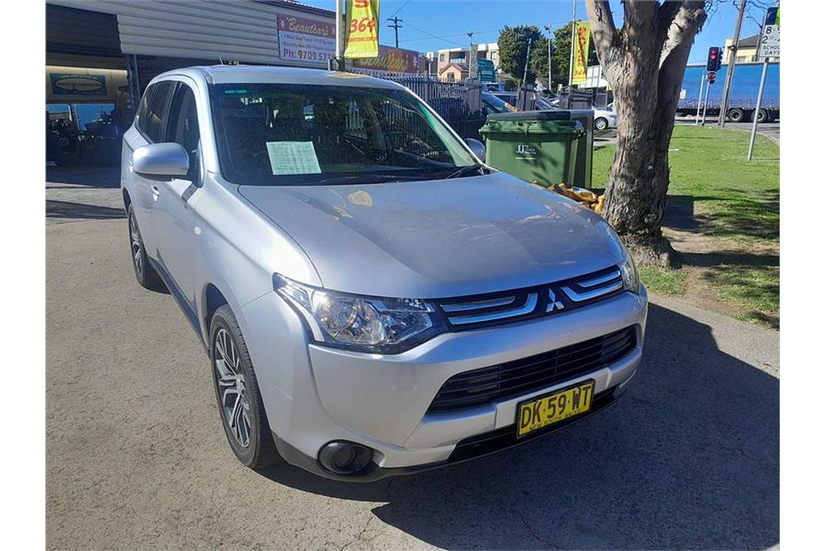 2013 Mitsubishi Outlander ES ZJ