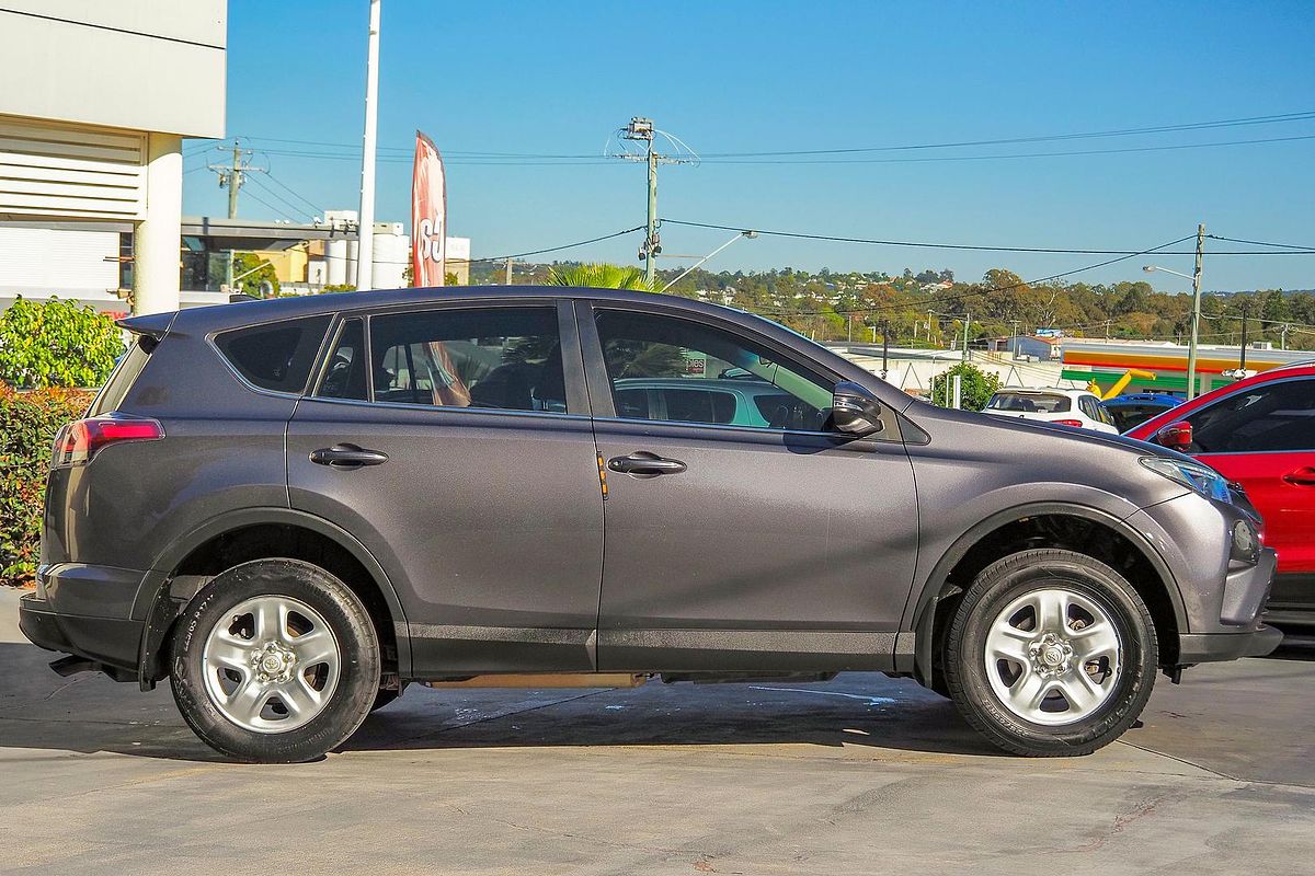 2017 Toyota RAV4 GX ZSA42R