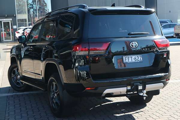 2023 Toyota Landcruiser GR Sport FJA300R