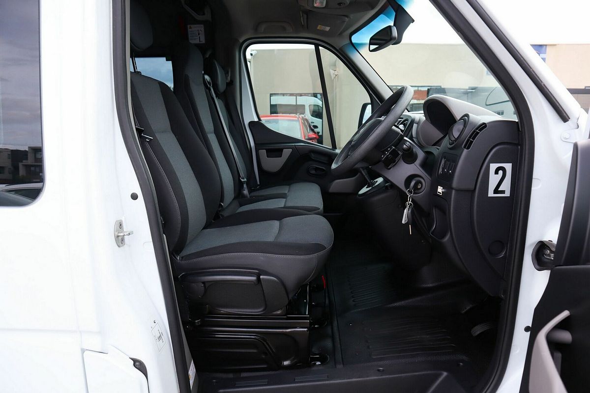 2017 Renault Master Mid Roof LWB AMT X62