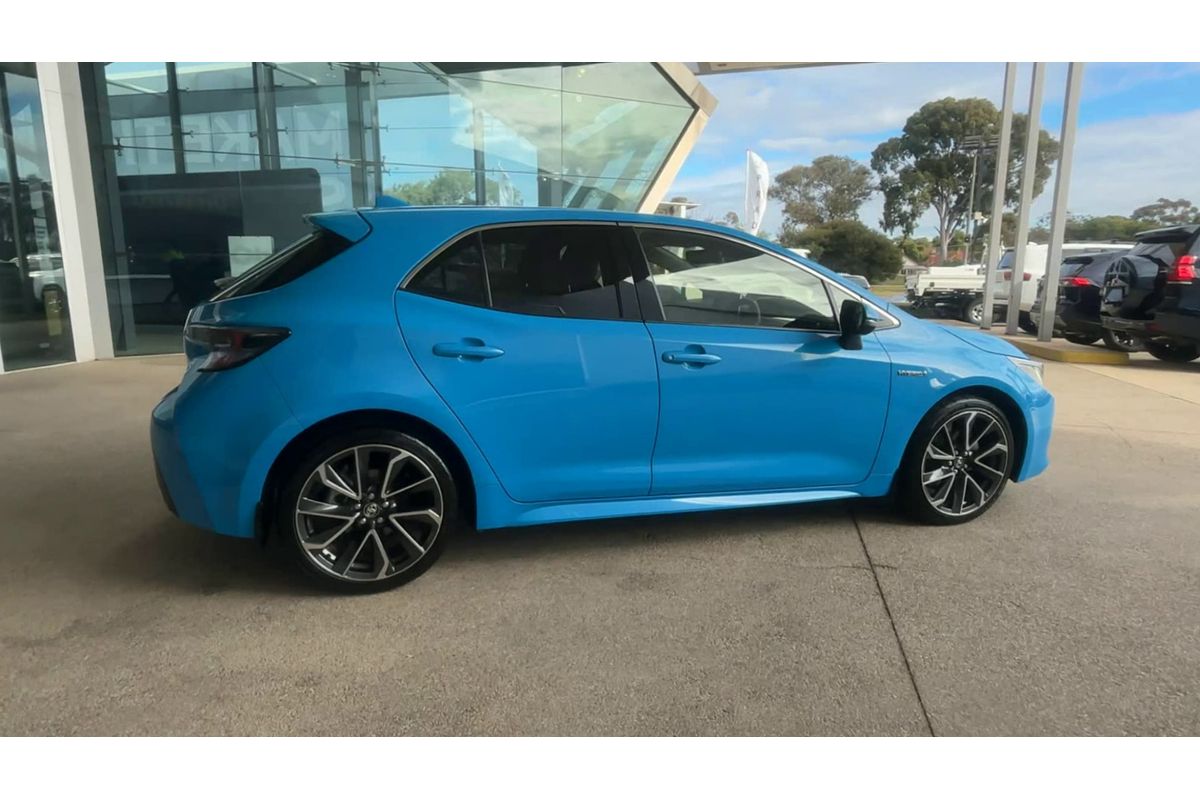 2019 Toyota Corolla ZR Hybrid ZWE211R