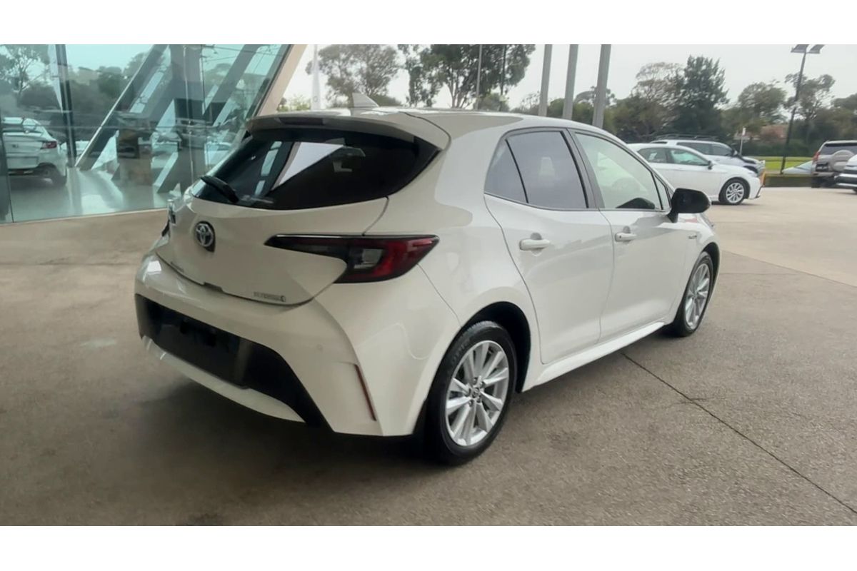 2022 Toyota Corolla SX Hybrid ZWE211R